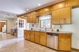 Lodge-Style Home in Coshocton with Spacious Yard - Coshocton - 1