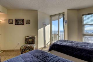 St. Regis 3105 - Adorable Oceanfront Condo - North Topsail Beach - 5
