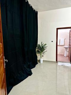 Simple Ecomomy Room in Cotonou - Mama - 8
