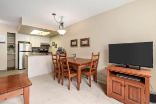 1BR Condo with Ski Access Pool, Hot Tub, Gym & Sauna Free Bus - Whistler - 2