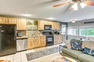 2 Fire Pits and Lake Access Cozy Mecosta Getaway! - Mecosta - 4