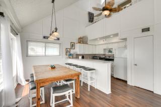 Beach House with Oceanfront Deck in Galveston! - Galveston - 6