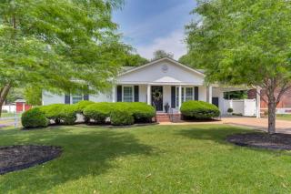 Modern Pet-Friendly Home with Covered Patio and Yard - Jackson - 9
