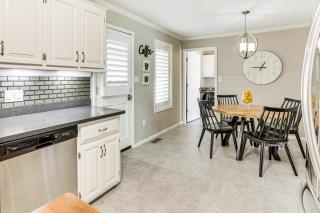 Modern Pet-Friendly Home with Covered Patio and Yard - 1