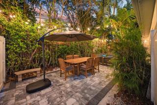 Uhost AI - Stylish Apartment Steps from Beach - Fort Lauderdale - 8