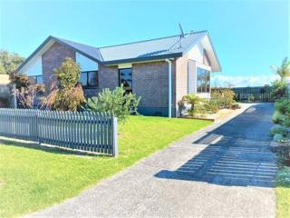 Papamoa Beach Family Home - Tauranga - 0