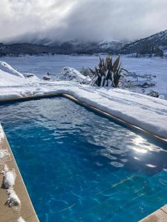 Exclusiva Casa de Categoría a Estrenar con Piscina Climatizada y Yacuzzi en San Martin de los Andes - San Martín de los Andes - 1