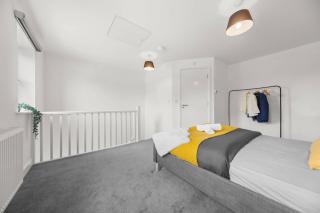 Modern 2-Bed House 10-min to Leeds City Centre - 1