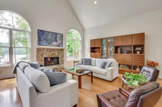 Home on Lake Lanier with Dock and Water Views - Gainesville - 8