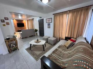 Cómoda casa céntrica para grupos o familias - Ushuaia - 3