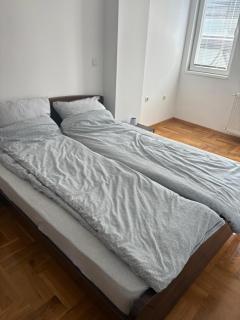 24 House - Escópia - 2