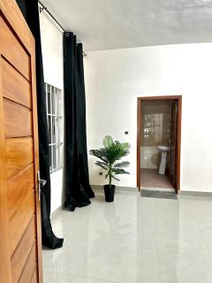 Simple Ecomomy Room in Cotonou - Mama - 6
