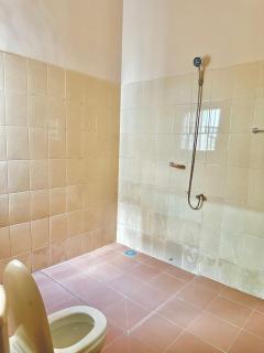 Simple Ecomomy Room in Cotonou - Mama - 1