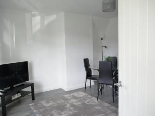 Three bed house in Wolverhampton - Bushbury - 1