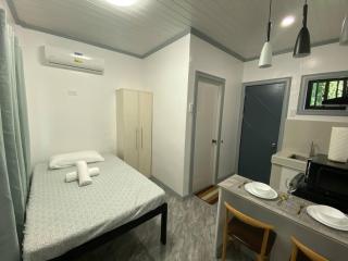 8-Door Room Apartment with Kitchenette and Air-Conditioned Individual Room - Davao - 7