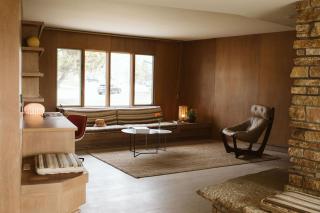 Frank Lloyd Wright student built riverfront home - 6