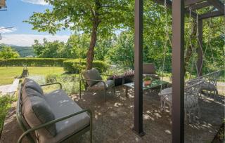Cozy Home In Tinjan With Jacuzzi - Tinjan - 3