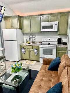 Cozy Two-Bedroom Duplex Apartment - - 4