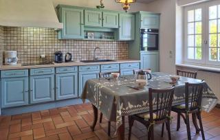 4 Bedroom Awesome Home In Plouigneau - 8