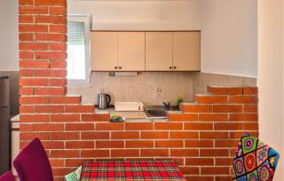 1 Bedroom Nice Apartment In Selce - Selce - 4