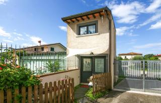 Awesome Home In Querceta With Wifi - Querceta - 0