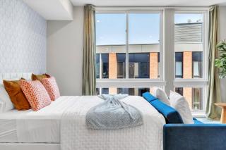 Floor To Ceiling Windows- Bridge Views - Studio - Filadelfia - 9