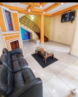 Yalconia Home - Quito - 4