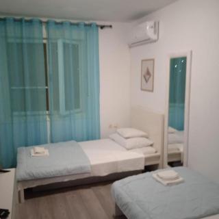 Quite Bedroom for 2, in center of Split, overnight stay - 5