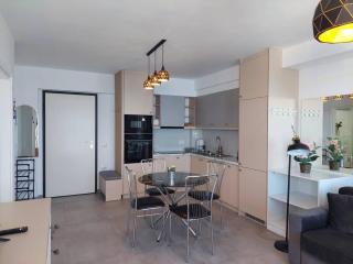 Polished Apartment with Sea Glimpse - Sarandë - 0