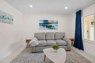 Uhost AI - Prime Location with Smart Amenities - Fort Lauderdale - 2