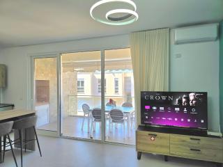 Stylish apartment with sea view - Lalzit Bay - 4
