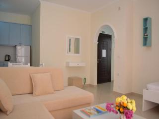 Airy Apartment Near the Seafront - Sarandë - 5