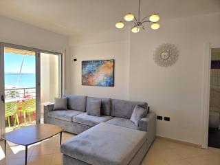 Beachfront Bliss in Durr s Walk to Sand - Durazzo - 3