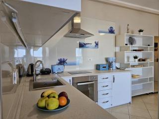 Seaside Serenity Apartment with views - Sarandë - 8