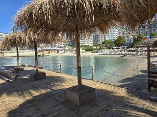 Modern Essentials with a Touch of Sea Breeze - Sarandë - 3