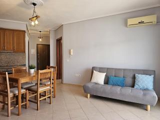 Coastal Comfort with Balcony Views - Saranda - 3