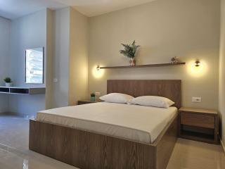 Chic Holiday Apartment with Balcony - Sarandë - 1