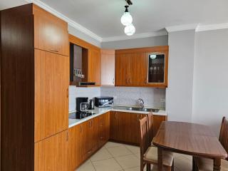 Bright, Modern Retreat Steps from the Beach - Sarandë - 6