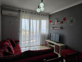 Bright, Modern Retreat Steps from the Beach - Sarandë - 2