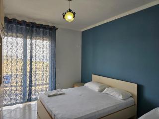 Bright, Modern Retreat Steps from the Beach - Sarandë - 7