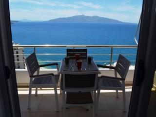 Seaside Charm Stylish Stay with Views - Sarandë - 7