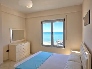 Charming Shoreline Flat in Durr s - Durrës - 2