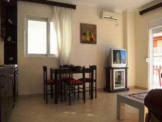 Apartment Near the Promenade & Port - Sarandë - 3