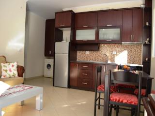 Apartment Near the Promenade & Port - 1