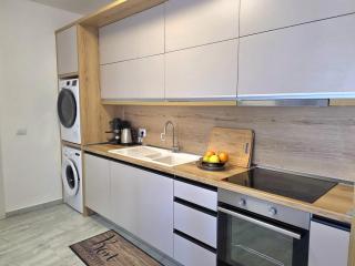 Spacious Coastal Apartment in Golem Durres - Golem - 9