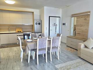 Spacious Coastal Apartment in Golem Durres - Golem - 2
