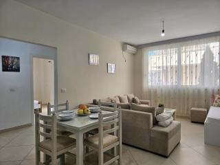 Relaxed Family Retreat with Parking - Sarandë - 5