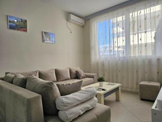 Relaxed Family Retreat with Parking - Sarandë - 0