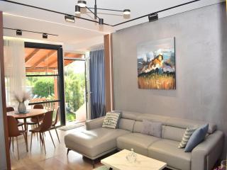 Family-Friendly Villa with Pool & Patio - Mullini i Danit - 7