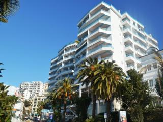 Stylish Saranda Apartment with Balcony & Wi-Fi - Sarandë - 5